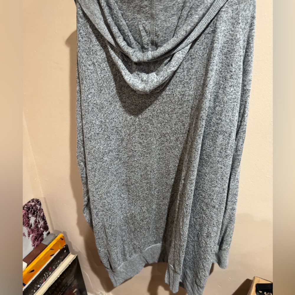 Cardigan - Picture 2 of 6